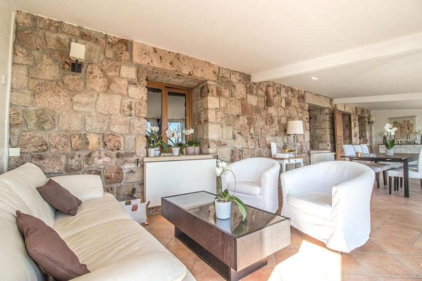 Les Cledes Du Mazel Holiday home Banne